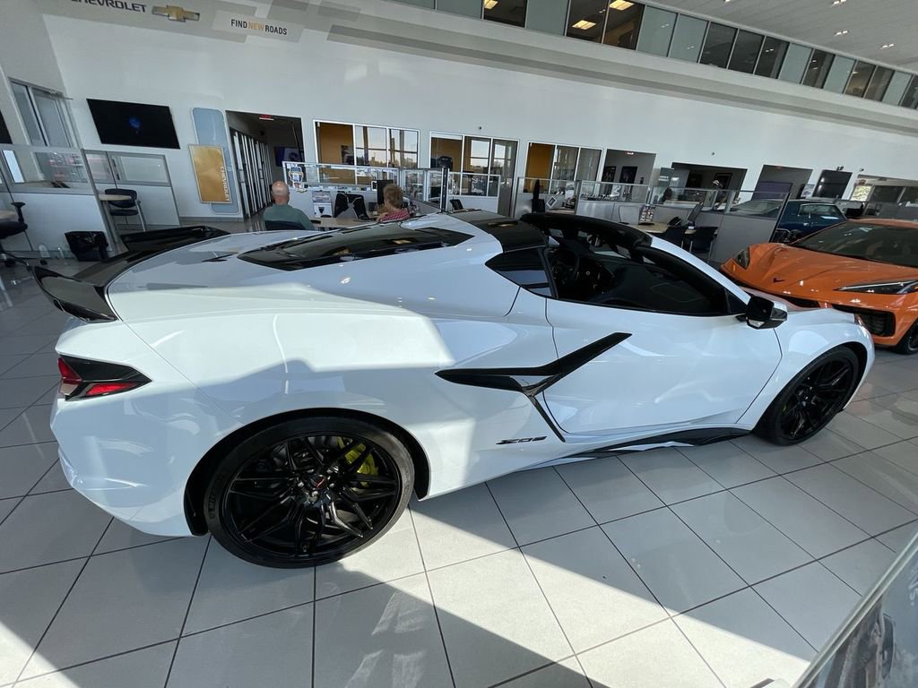 Used 2024 Chevrolet Corvette Z06 image 7