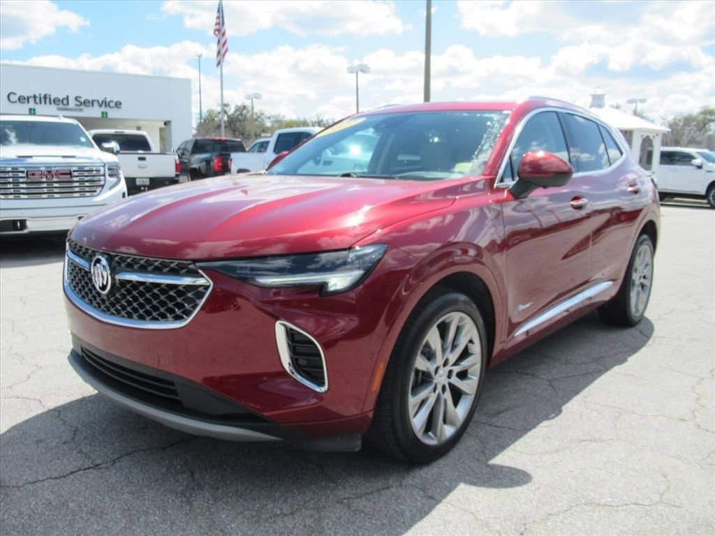 Used 2022 Buick Envision Avenir w/ Technology Package II image 3