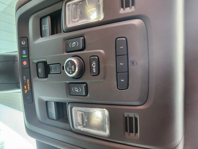 Used 2022 GMC Yukon XL Denali image 19