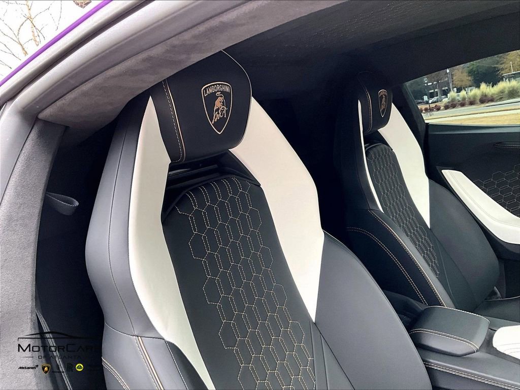 Used 2024 Lamborghini Revuelto image 27