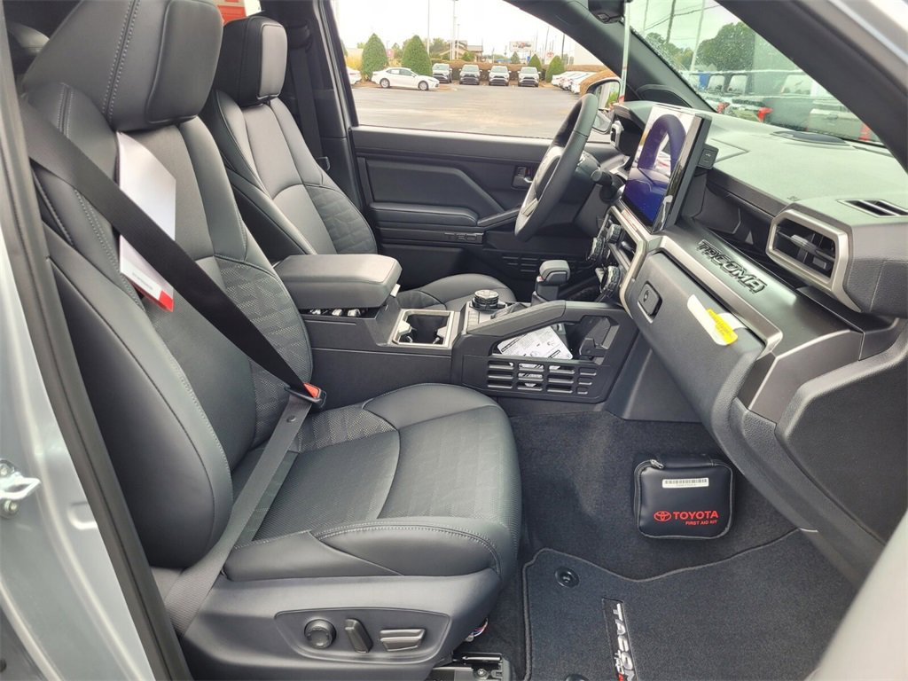 New 2025 Toyota Tacoma TRD Off-Road image 12