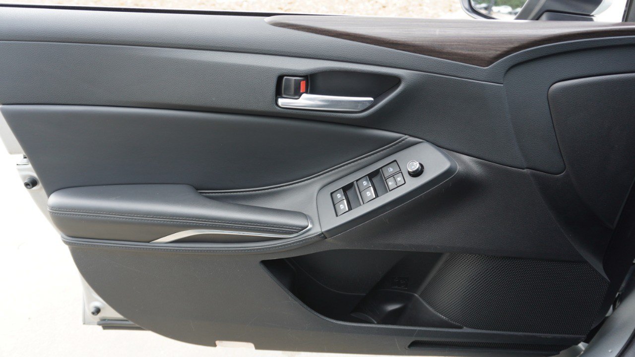 Used 2022 Toyota Avalon XLE FWD image 21