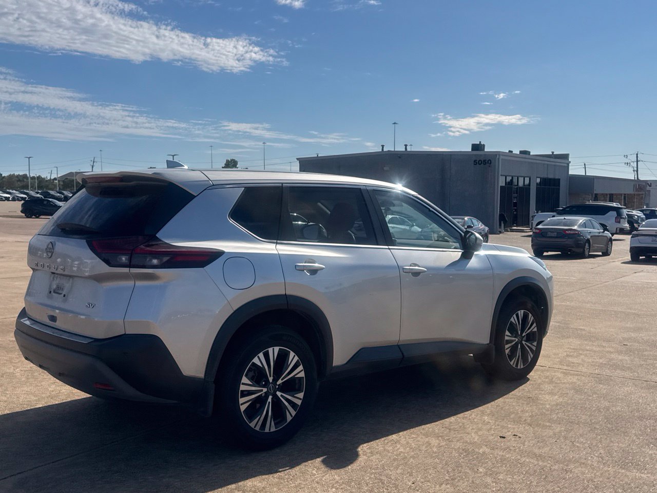 Certified 2023 Nissan Rogue SV FWD image 28