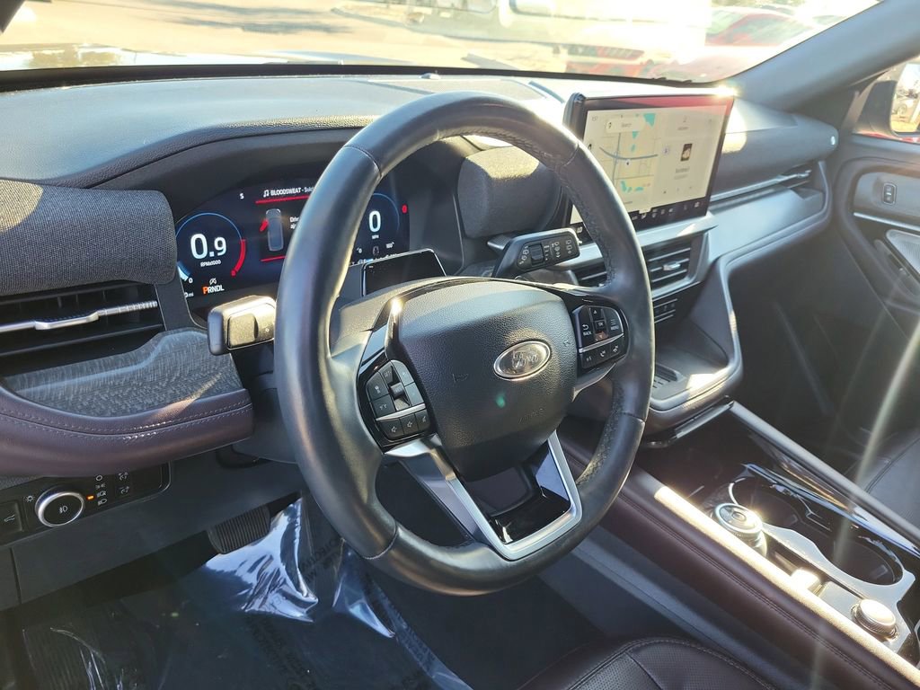 Used 2025 Ford Explorer Platinum image 16