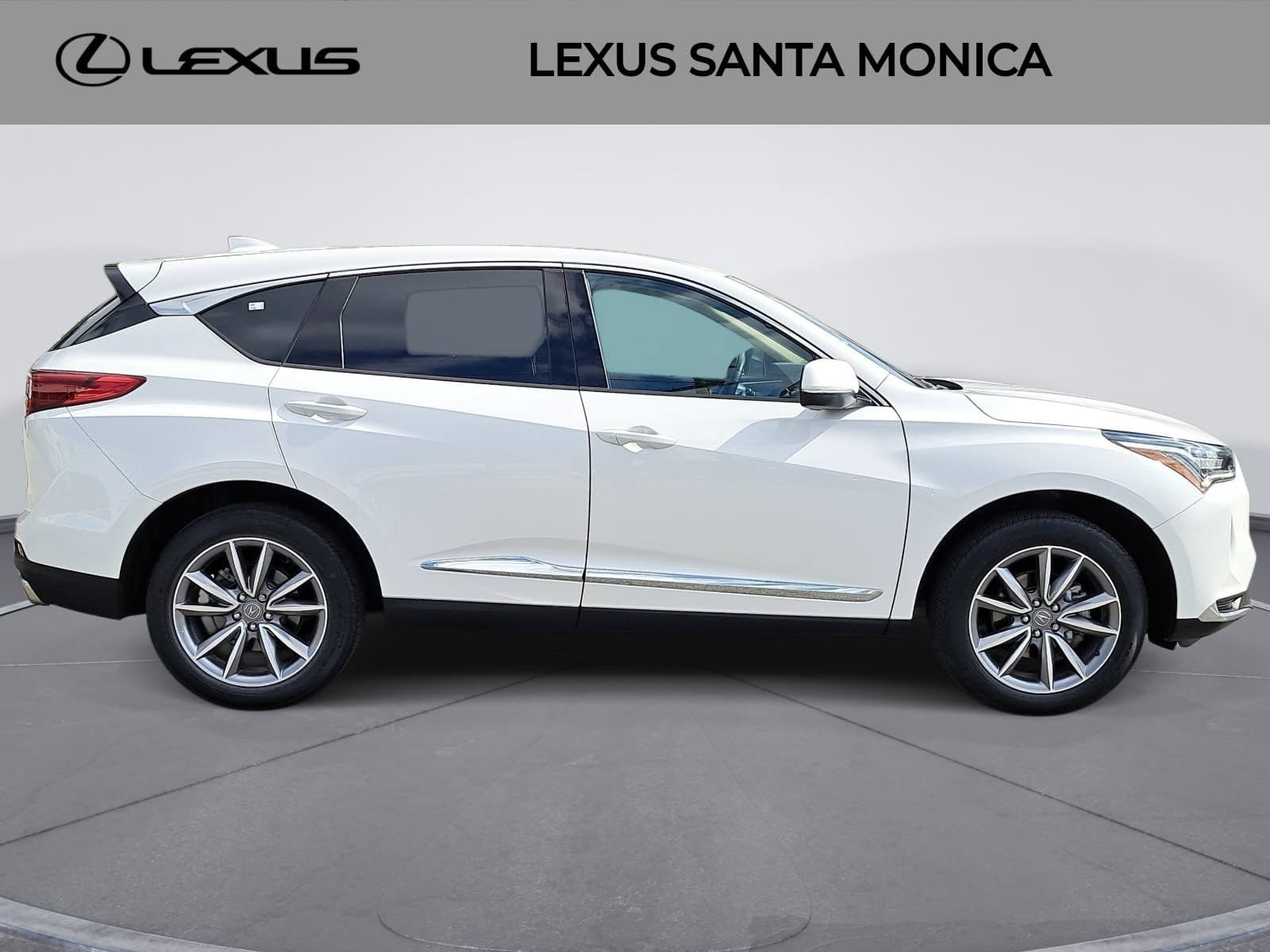 Used 2023 Acura RDX w/ Technology Package FWD image 4