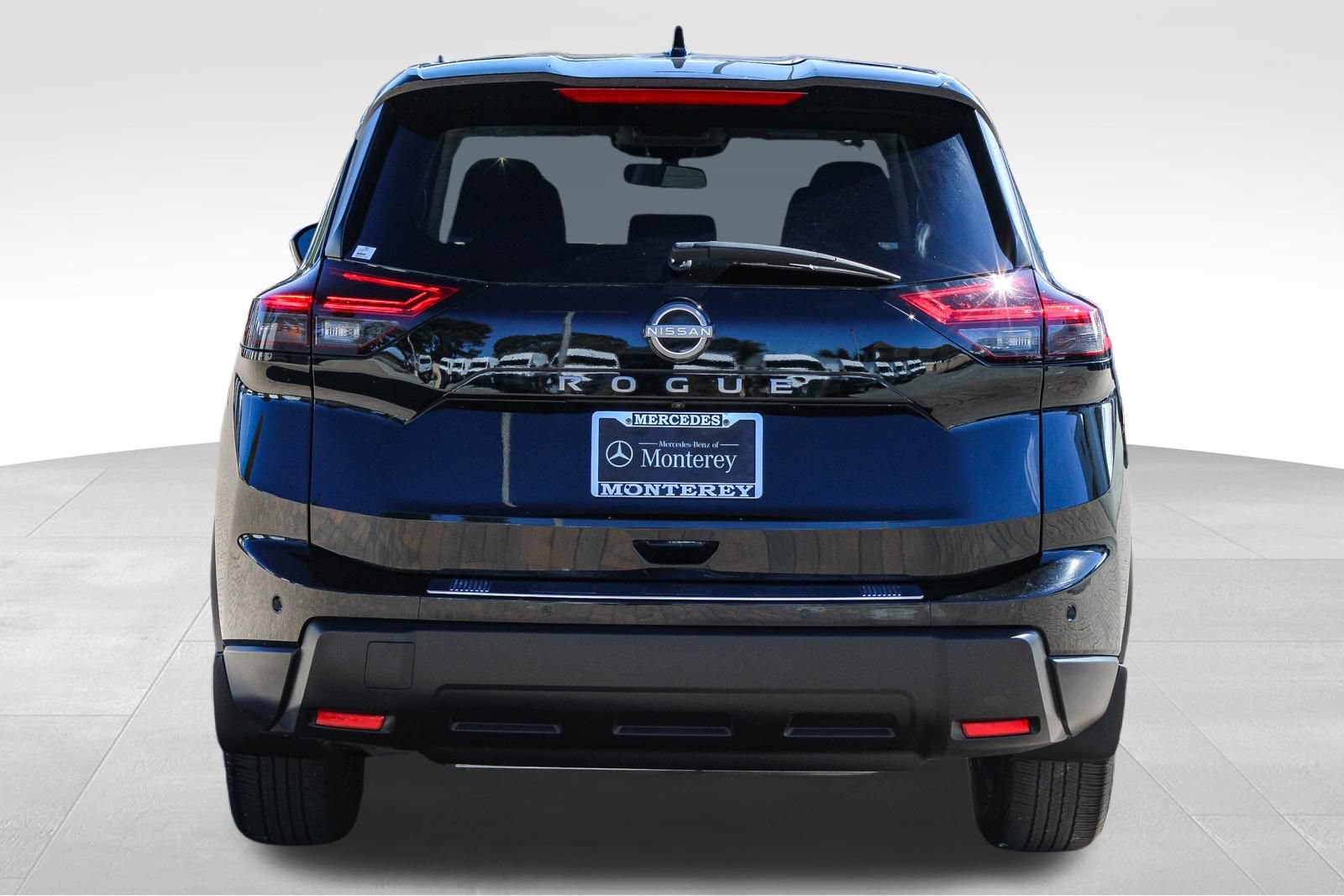 Used 2025 Nissan Rogue SV FWD image 7