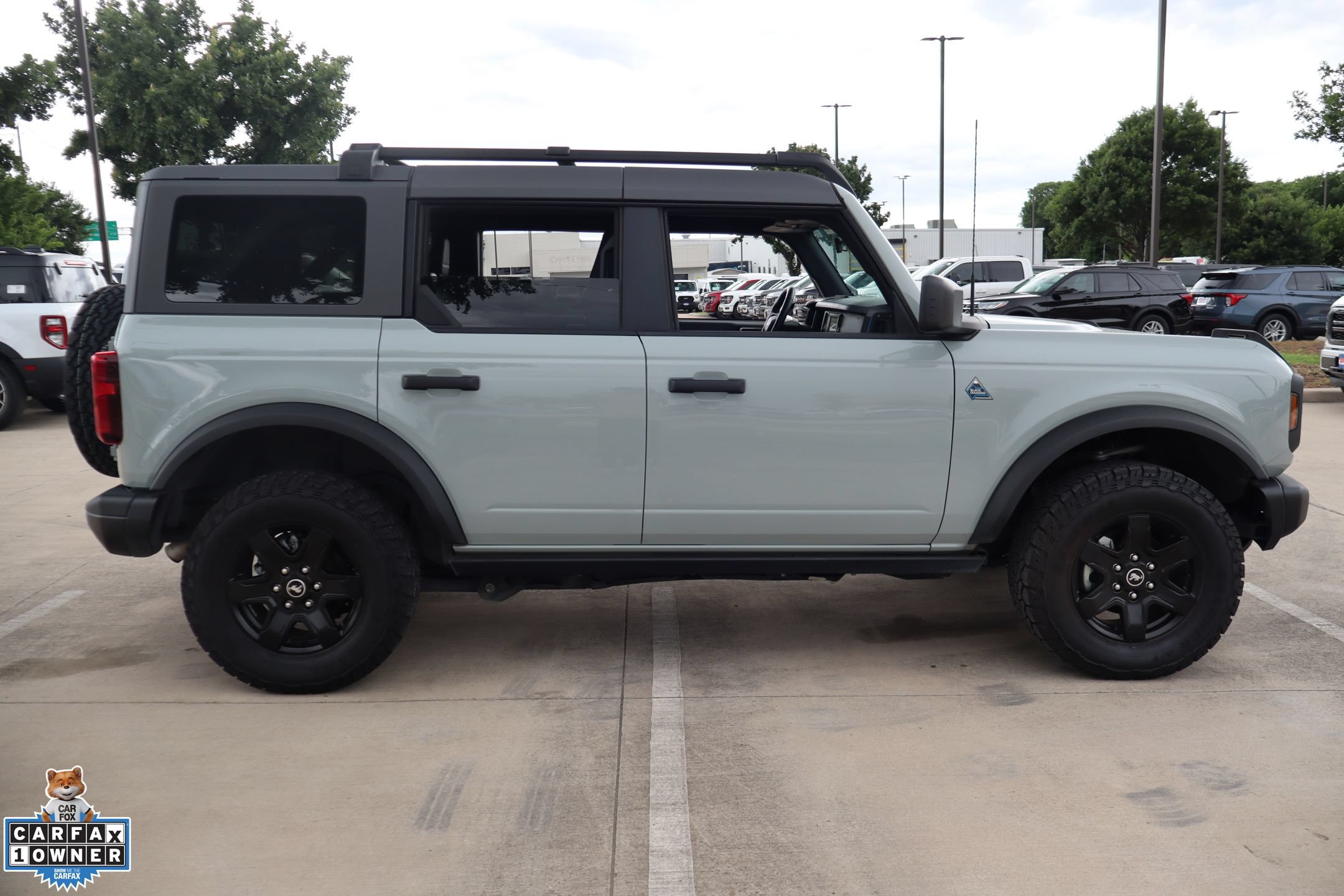 Used 2022 Ford Bronco Black Diamond AWD/4WD image 2