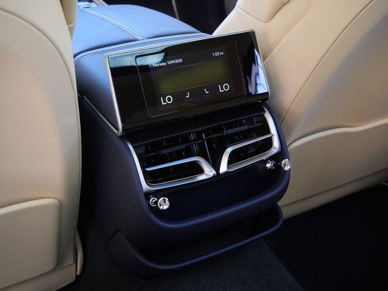 New 2026 Bentley Flying Spur Azure image 22