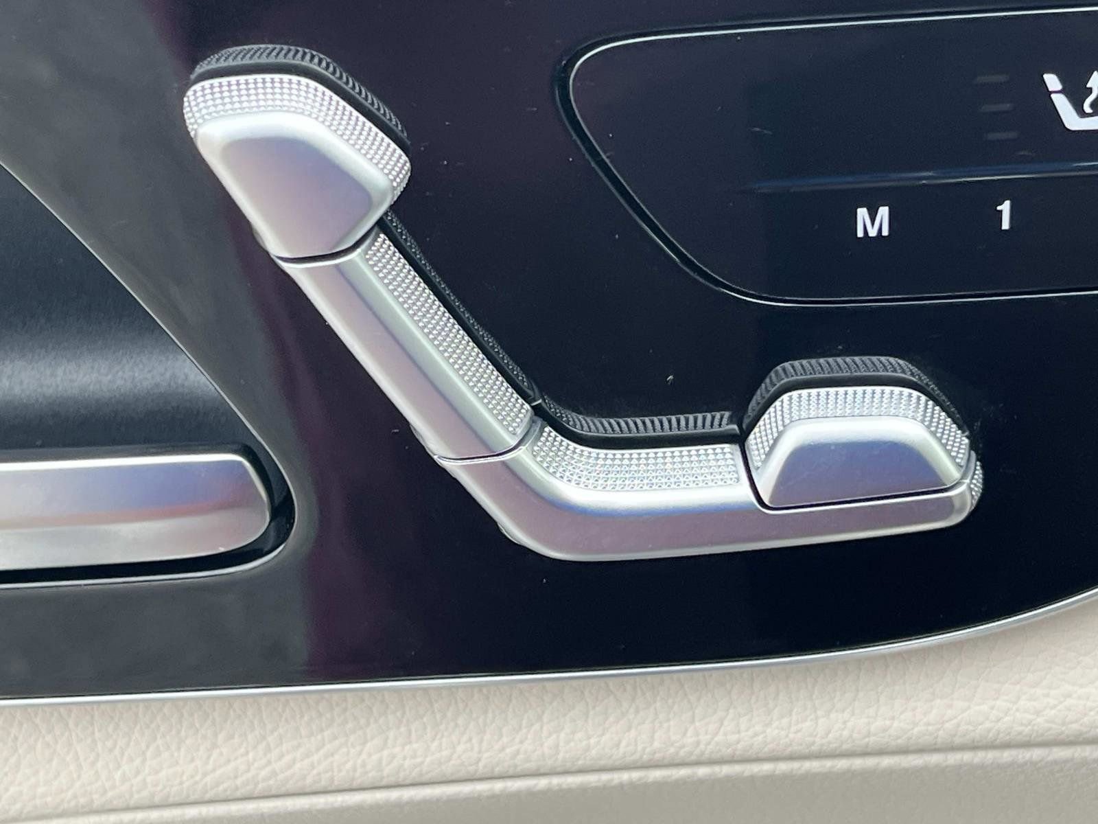 Certified 2024 Mercedes-Benz GLC 300 image 19