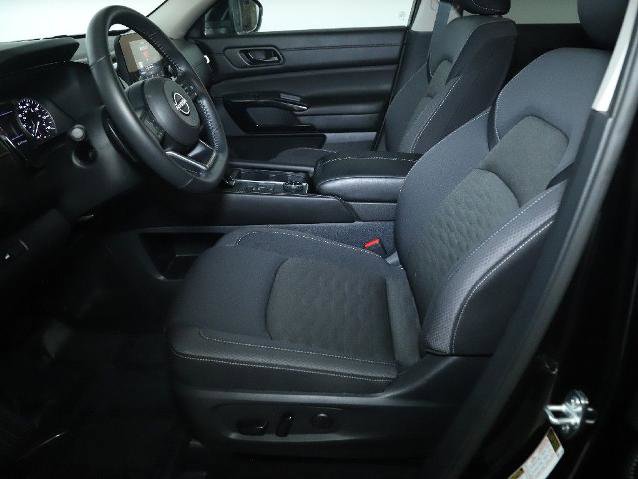 Certified 2025 Nissan Pathfinder SV AWD/4WD image 18