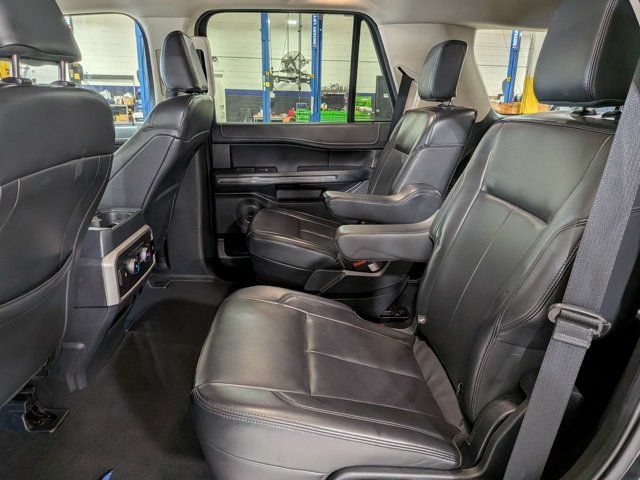 Used 2024 Ford Expedition XLT RWD image 14
