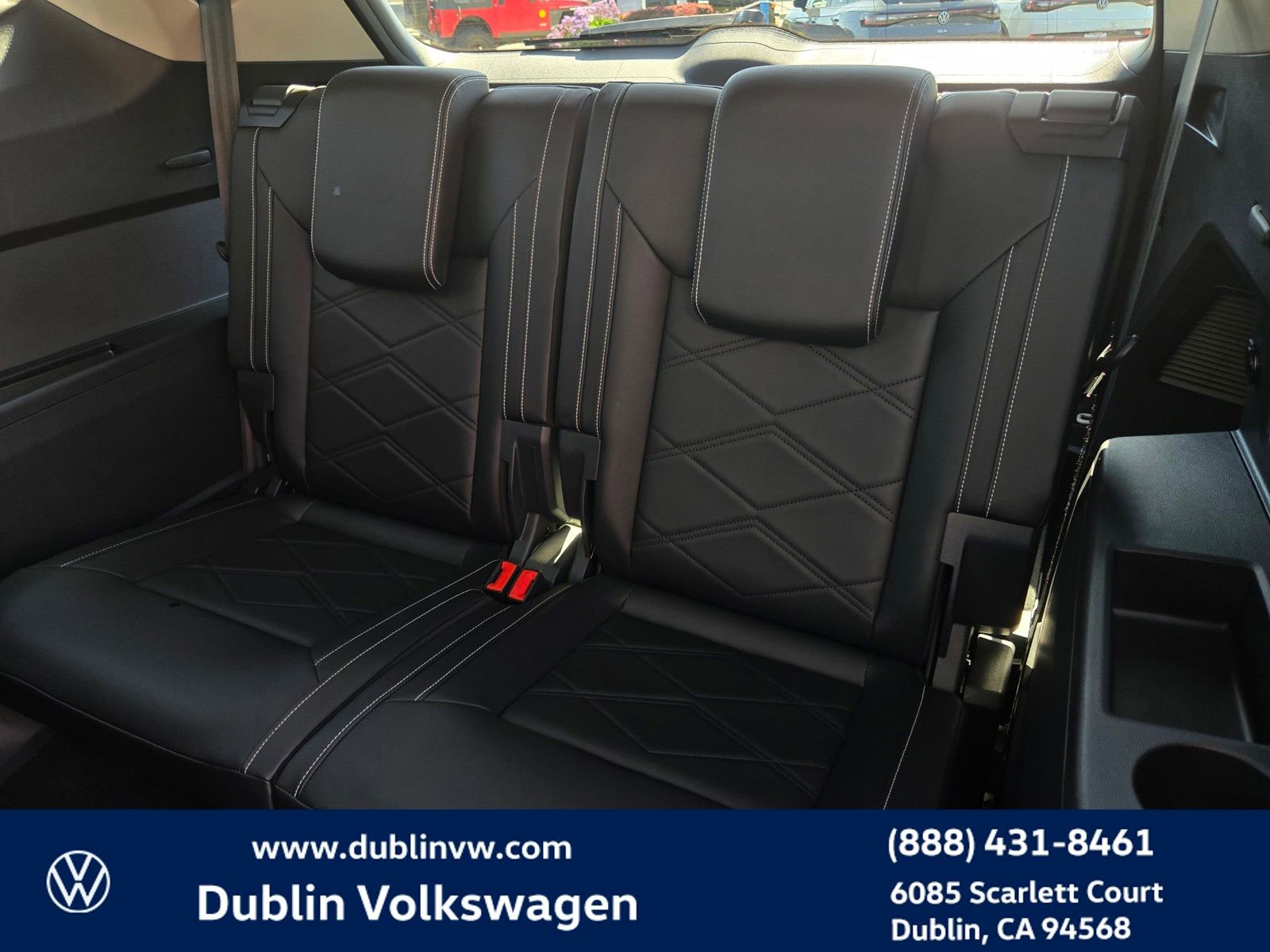 Used 2025 Volkswagen Atlas SE AWD/4WD image 12