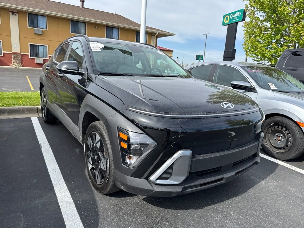 Used 2025 Hyundai Kona SEL FWD image 2