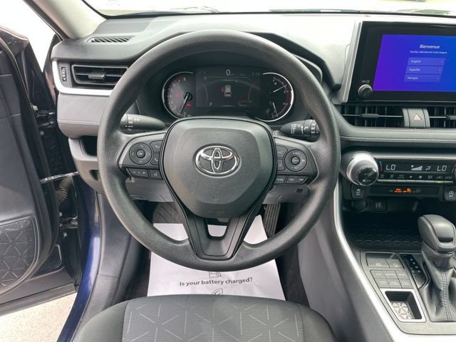Used 2025 Toyota RAV4 XLE AWD/4WD image 23