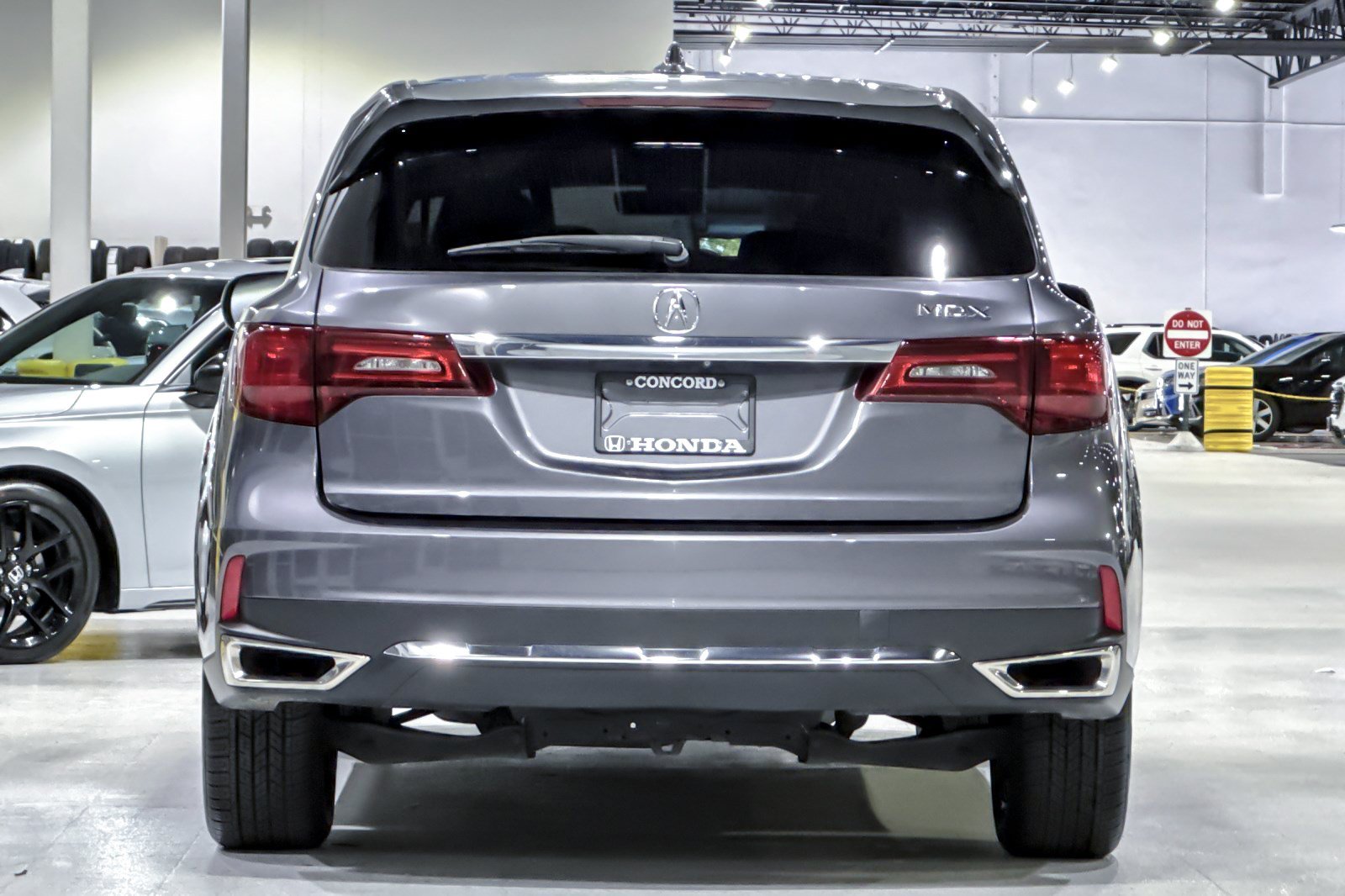 Used 2018 Acura MDX w/ Technology Package FWD image 10