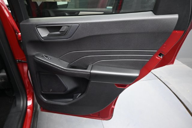 Used 2022 Ford Escape SE w/ SE Sport Appearance Package FWD image 23