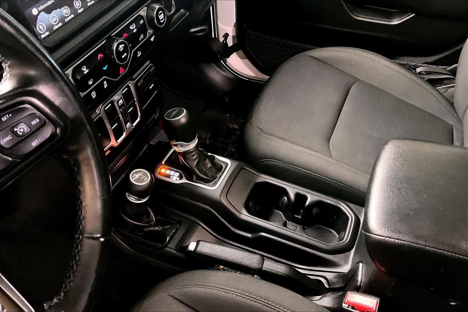 Used 2022 Jeep Gladiator Sport AWD/4WD image 16