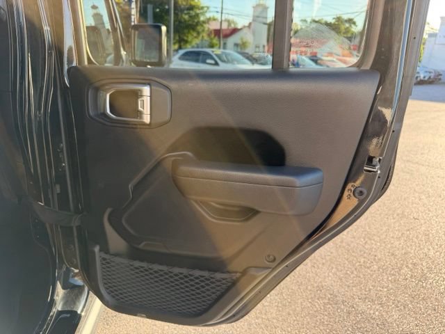 Used 2023 Jeep Wrangler Unlimited w/ Cold Weather Group AWD/4WD image 24