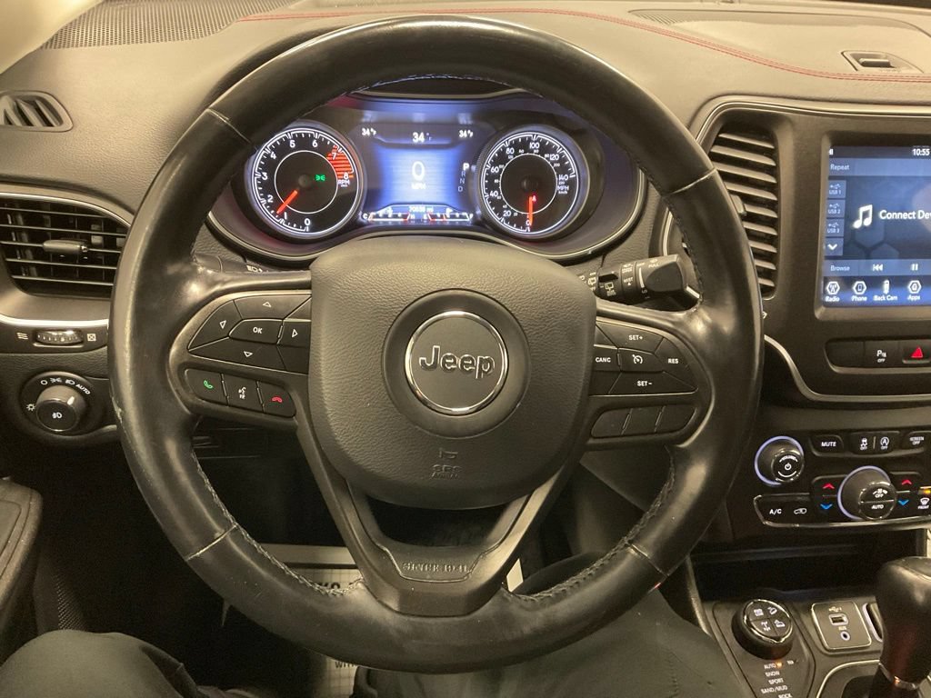 Used 2019 Jeep Cherokee Trailhawk w/ Cold Weather Group AWD/4WD image 7