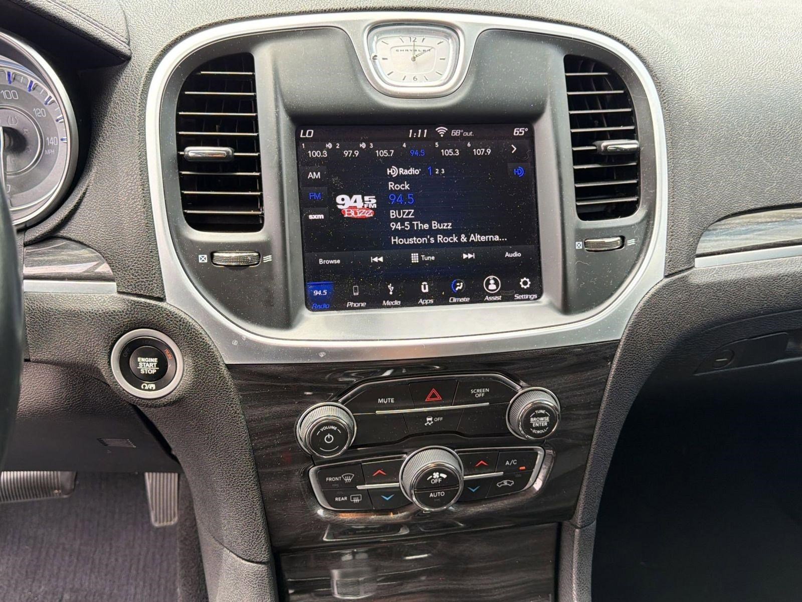 Used 2019 Chrysler 300 Touring w/ Sport Appearance Package RWD image 26