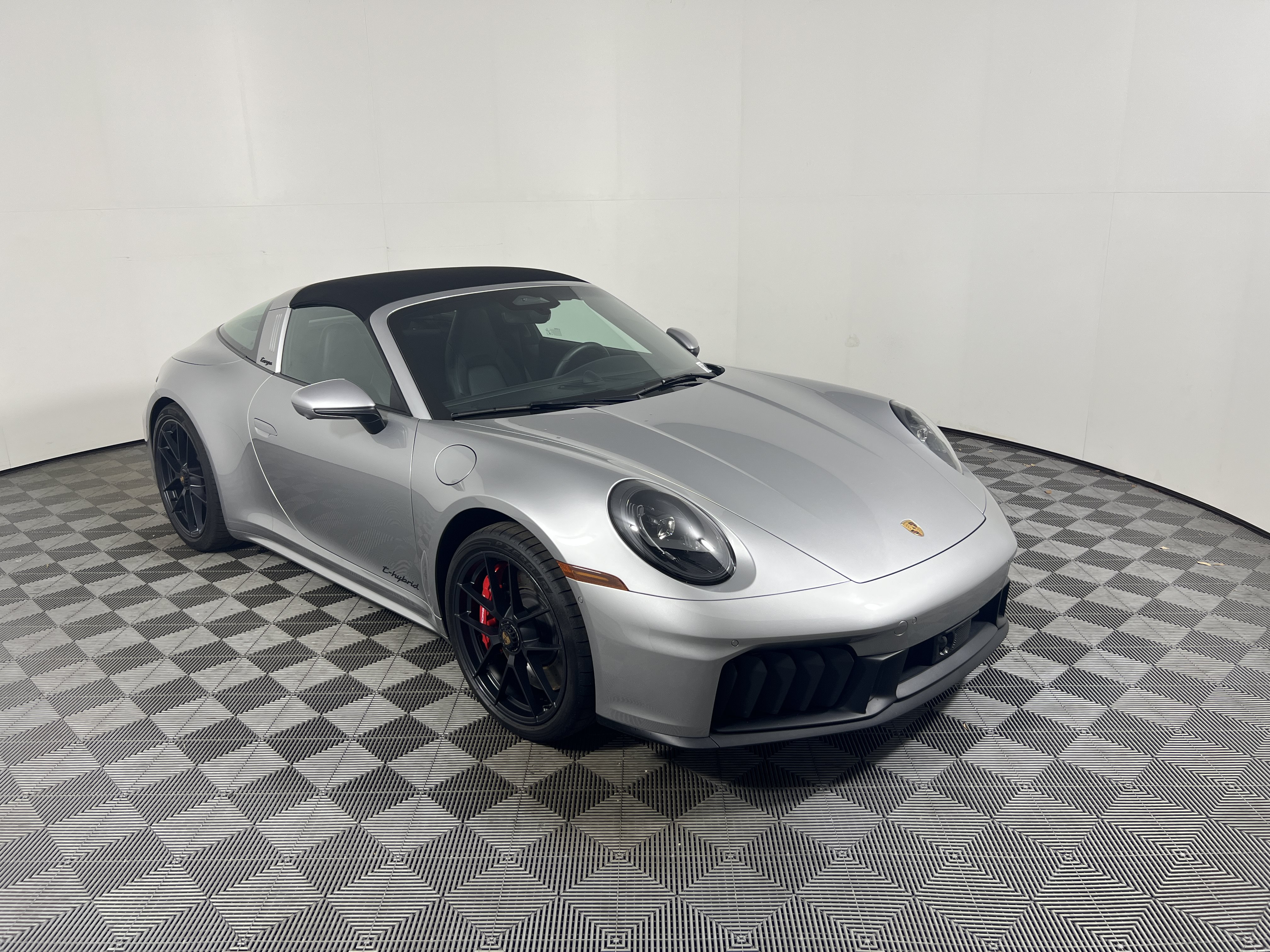 Certified 2026 Porsche 911 Targa 4 GTS AWD/4WD image 9
