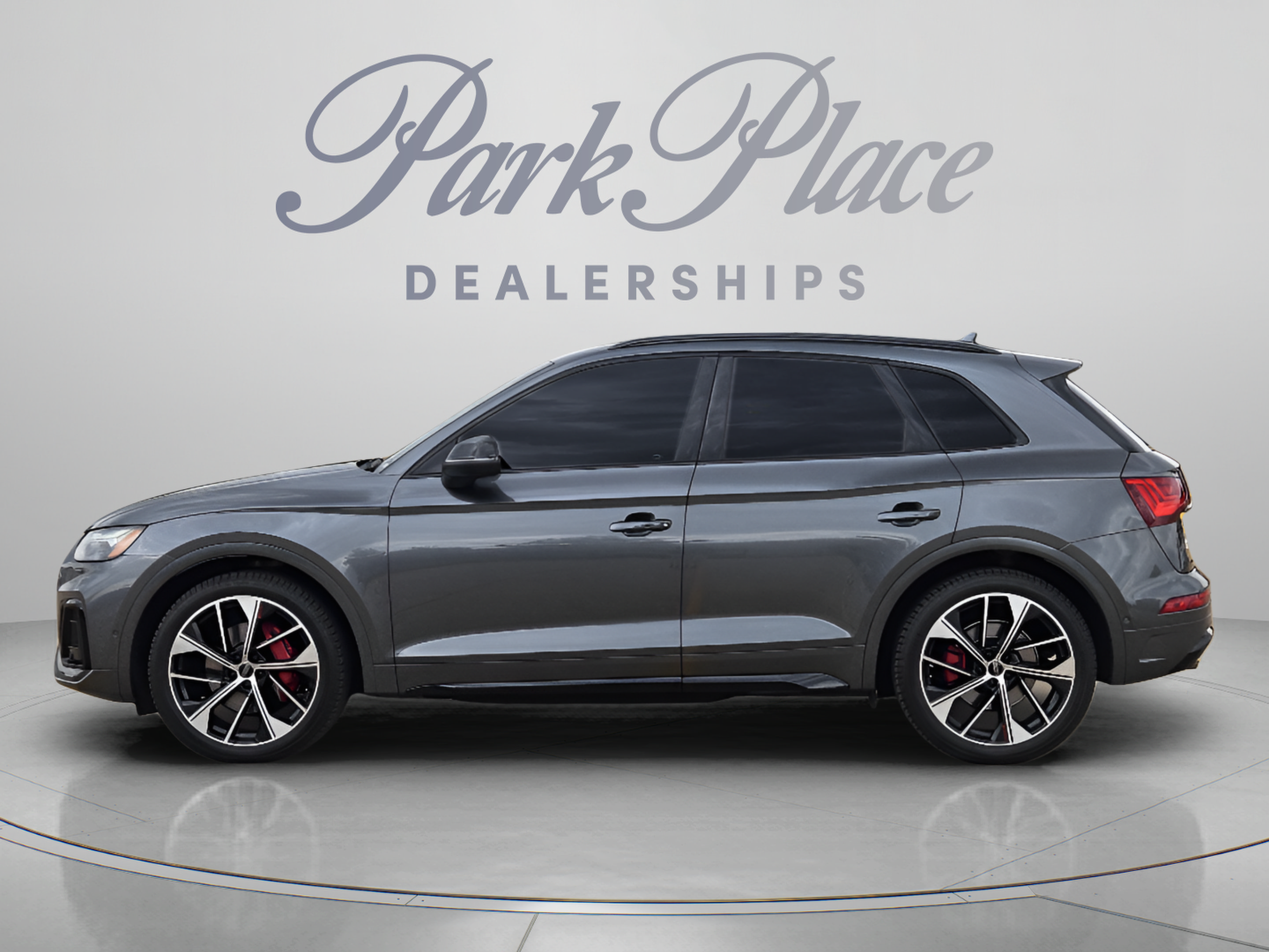 Used 2024 Audi SQ5 Prestige AWD/4WD image 2