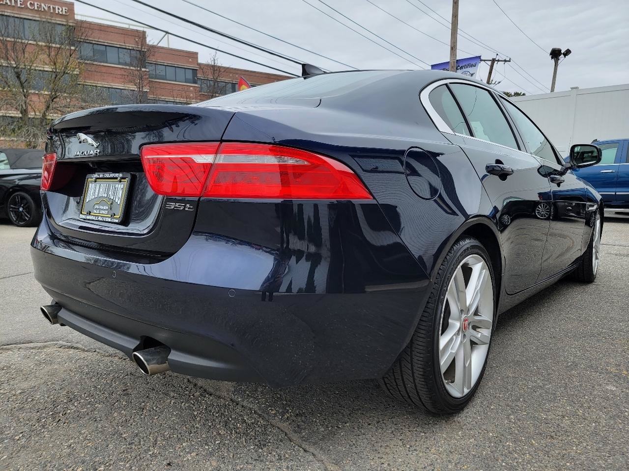 Used 2017 Jaguar XE Prestige RWD image 5