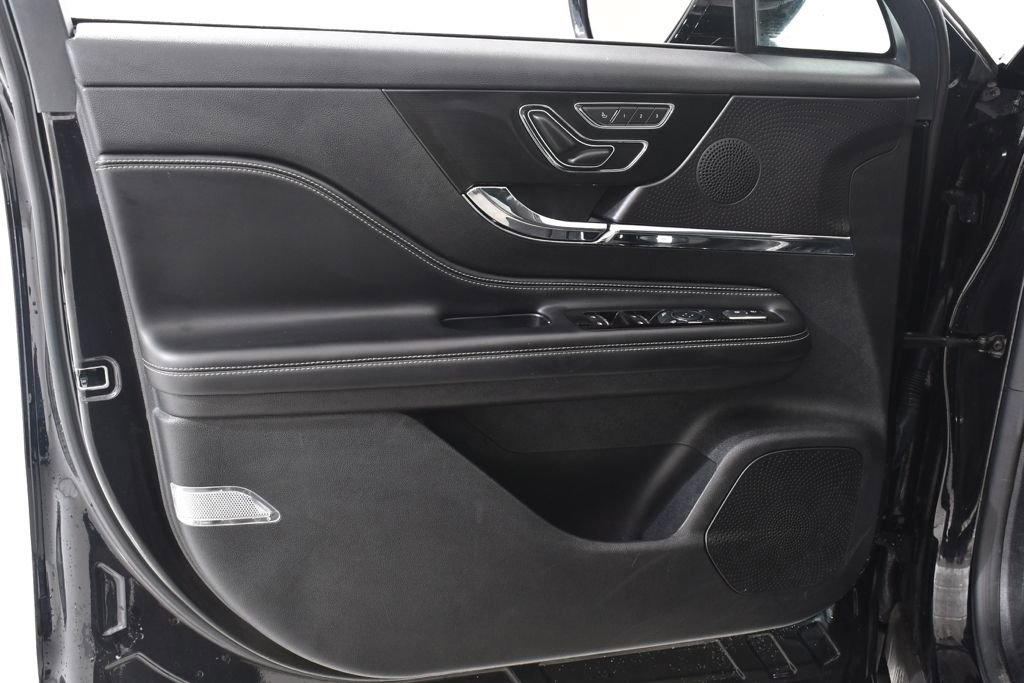 Used 2023 Lincoln Corsair AWD w/ Equipment Group 101A image 23