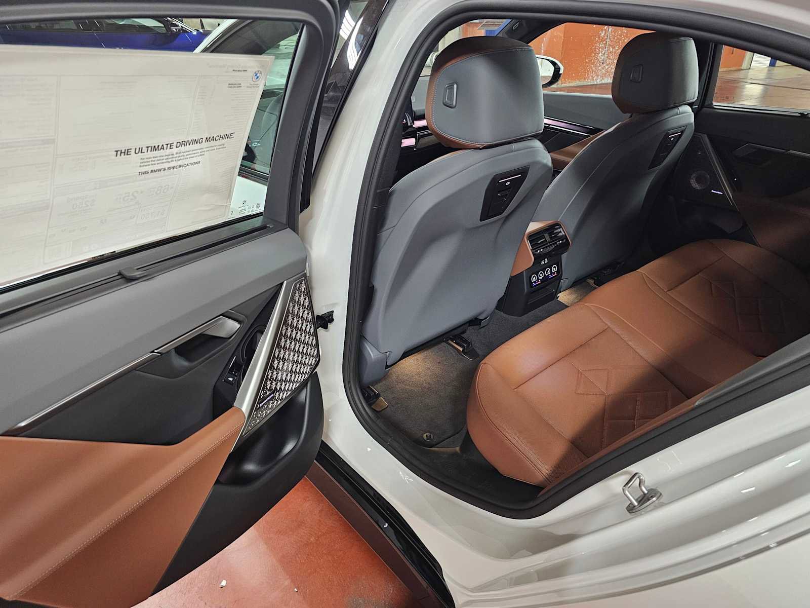 New 2026 BMW 550e xDrive w/ Executive Package image 15