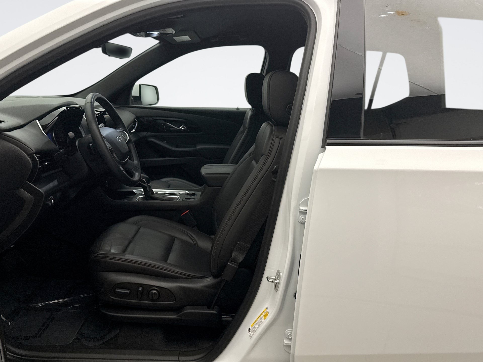 Used 2023 Chevrolet Traverse RS AWD/4WD image 11