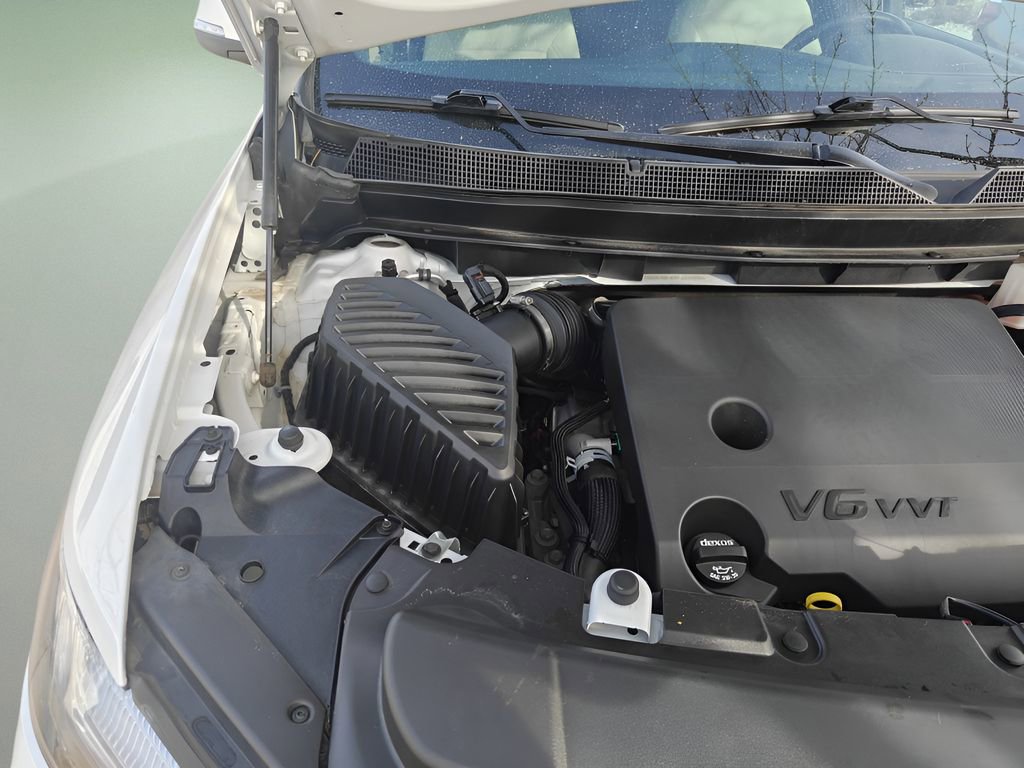 Used 2023 Chevrolet Traverse LT w/ LPO, Floor Liner Package image 12