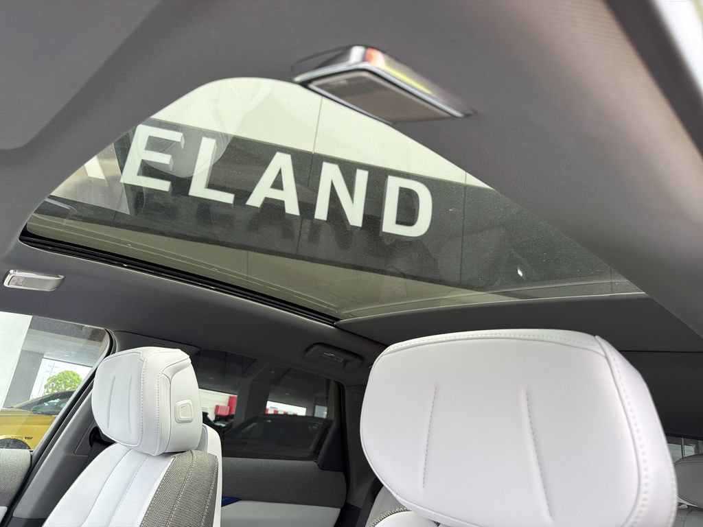 New 2027 Cadillac Optiq Luxury AWD/4WD image 24