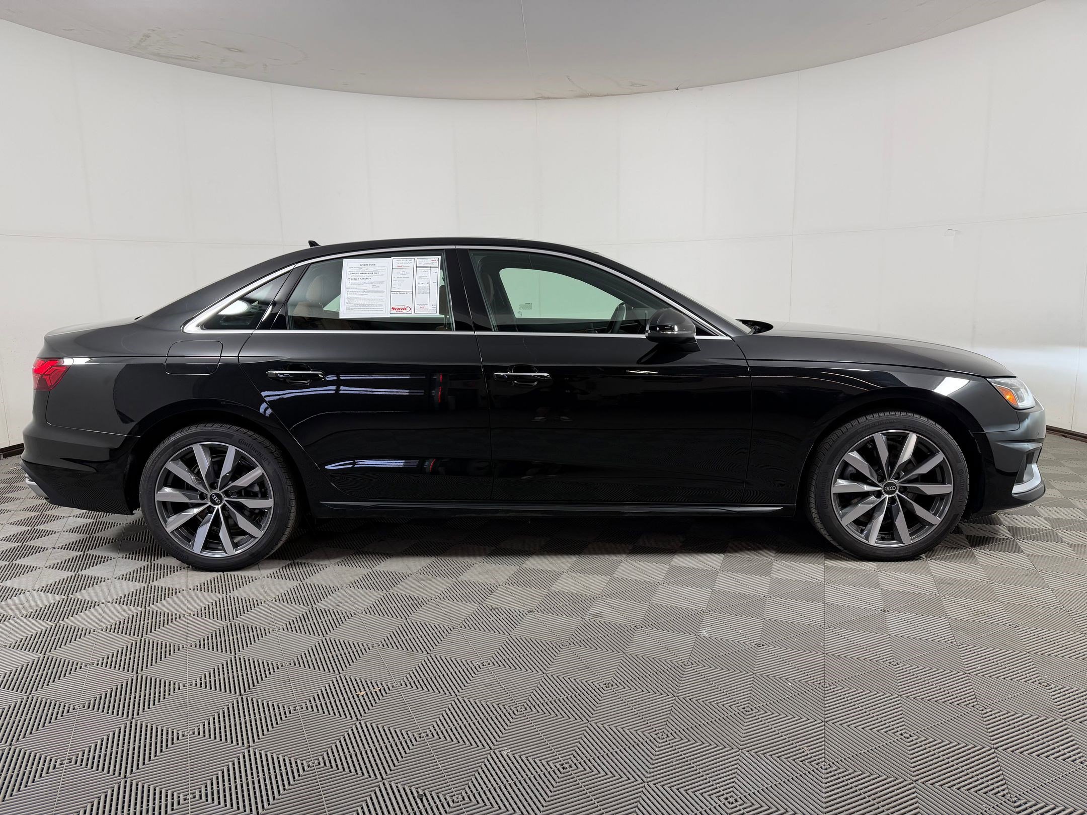 Used 2025 Audi A4 2.0T Premium w/ Convenience Package image 8