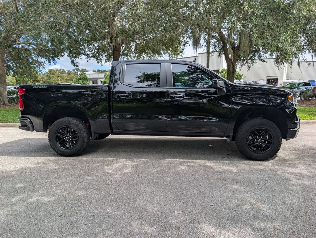 Used 2025 Chevrolet Silverado 1500 LT Trail Boss w/ Dark Appearance Package AWD/4WD image 10