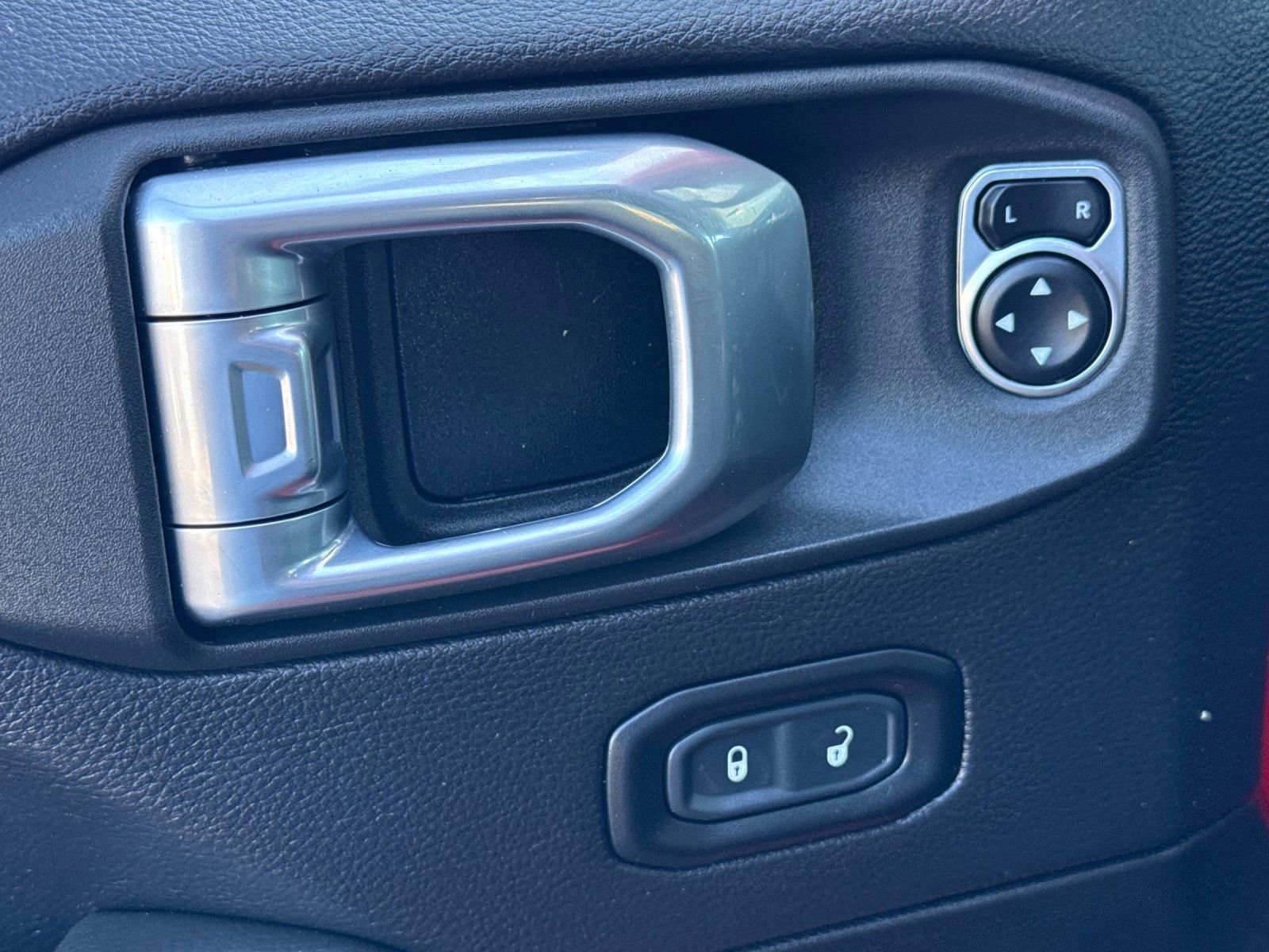 Used 2023 Jeep Wrangler Sahara w/ Cold Weather Group image 11