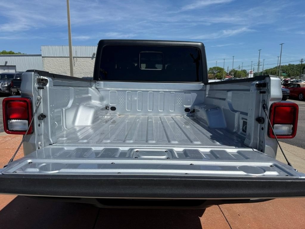 Used 2024 Jeep Gladiator Sport AWD/4WD image 6