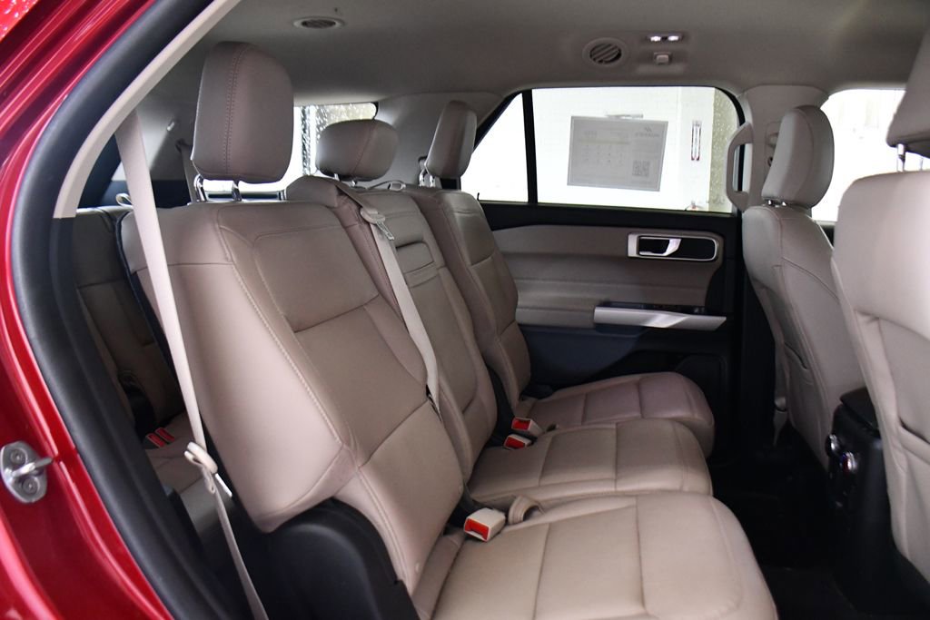 Used 2023 Ford Explorer XLT w/ Equipment Group 202A AWD/4WD image 14