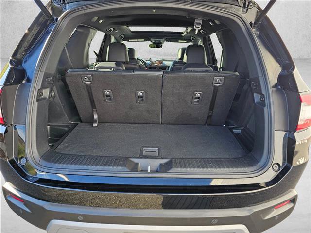 Used 2025 Honda Pilot TrailSport image 10