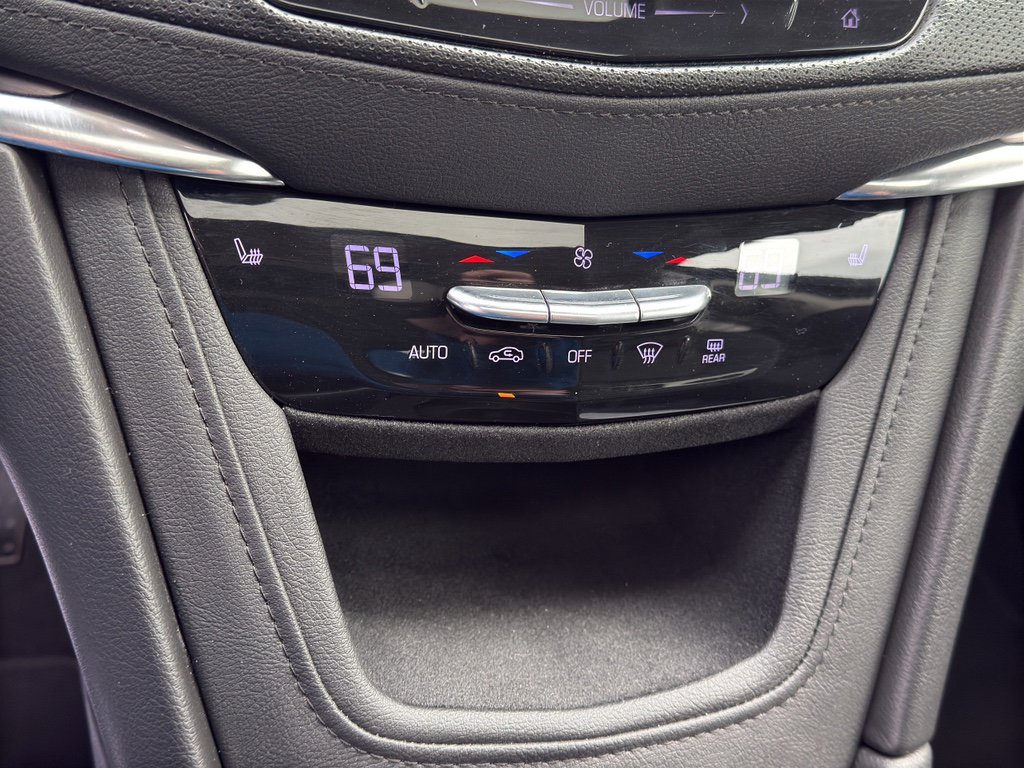 Used 2019 Cadillac XT5 Luxury w/ LPO, Radiant Package image 17