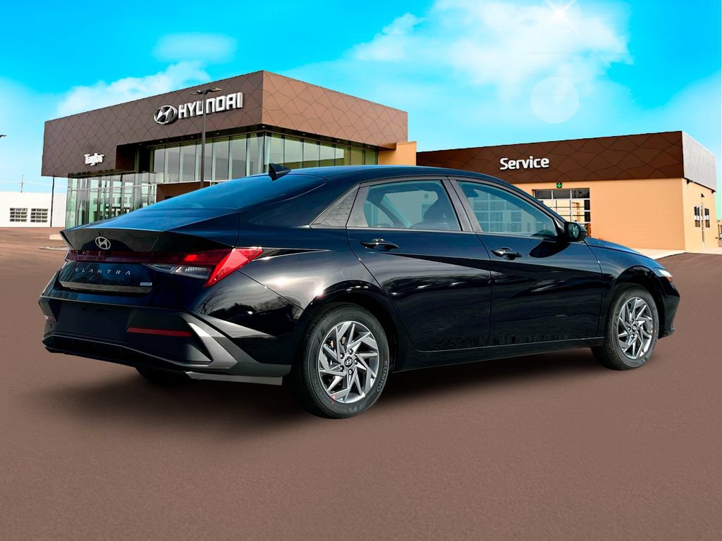 New 2025 Hyundai Elantra SEL FWD image 8