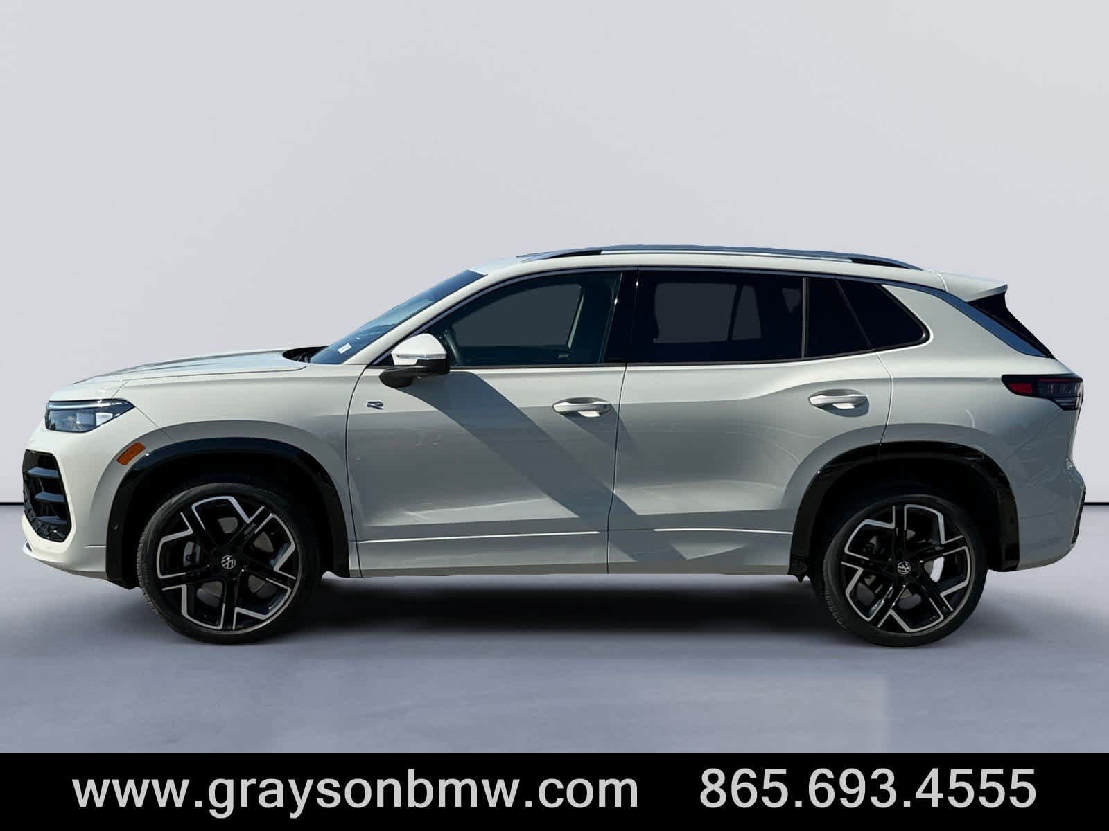 Used 2026 Volkswagen Tiguan SEL R-Line AWD/4WD image 6