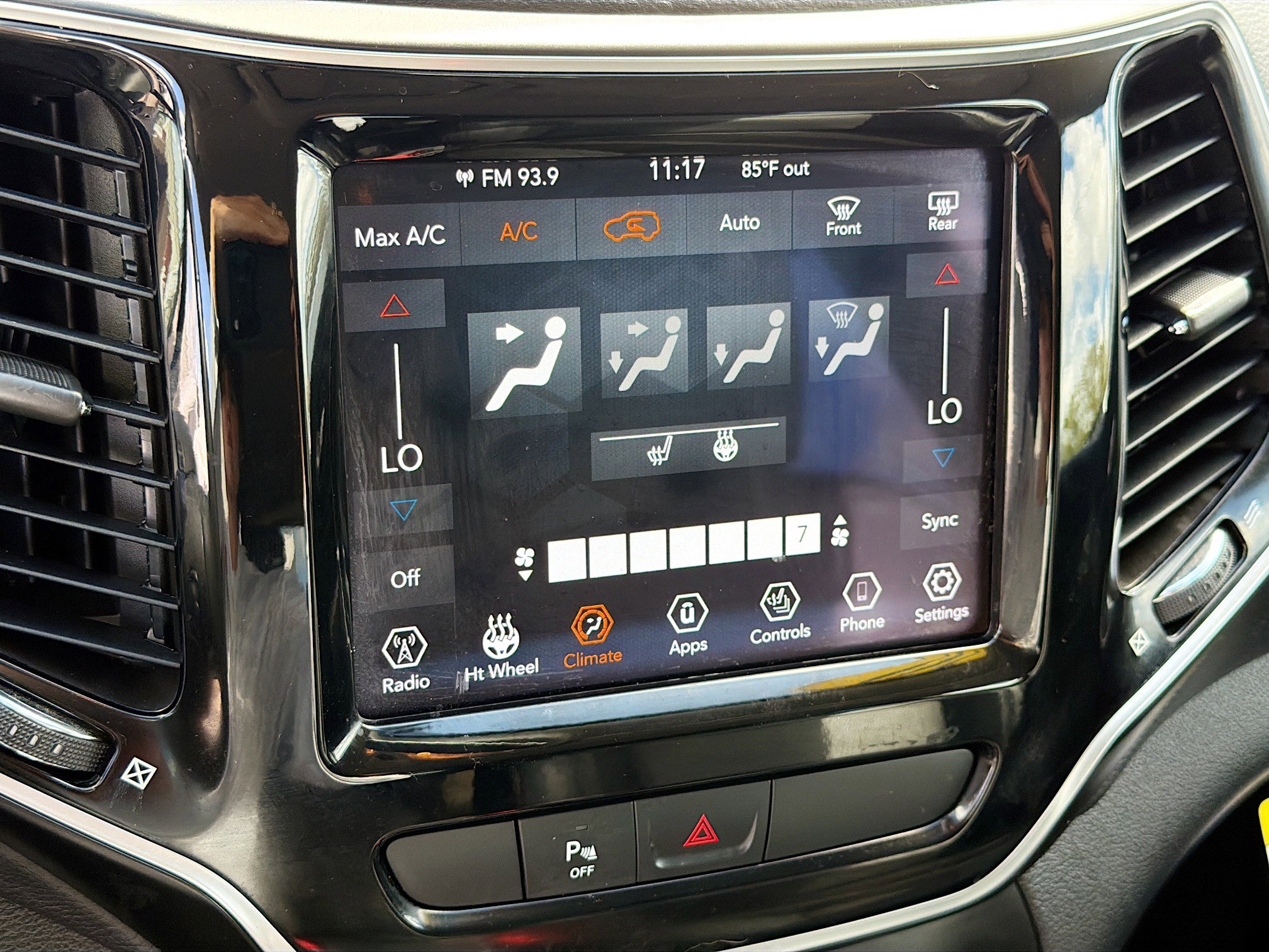 Used 2020 Jeep Cherokee Limited image 33