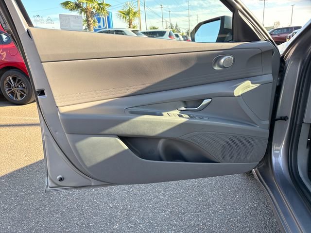Used 2024 Hyundai Elantra SEL image 18
