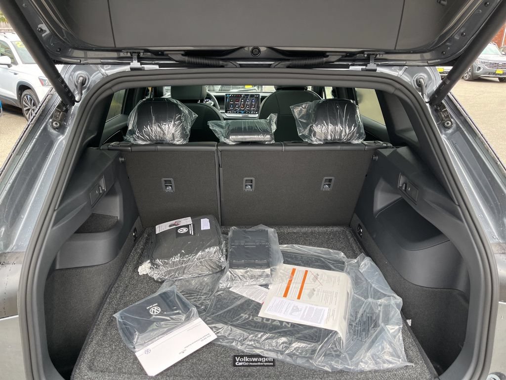 New 2026 Volkswagen Tiguan SE R-Line AWD/4WD image 9