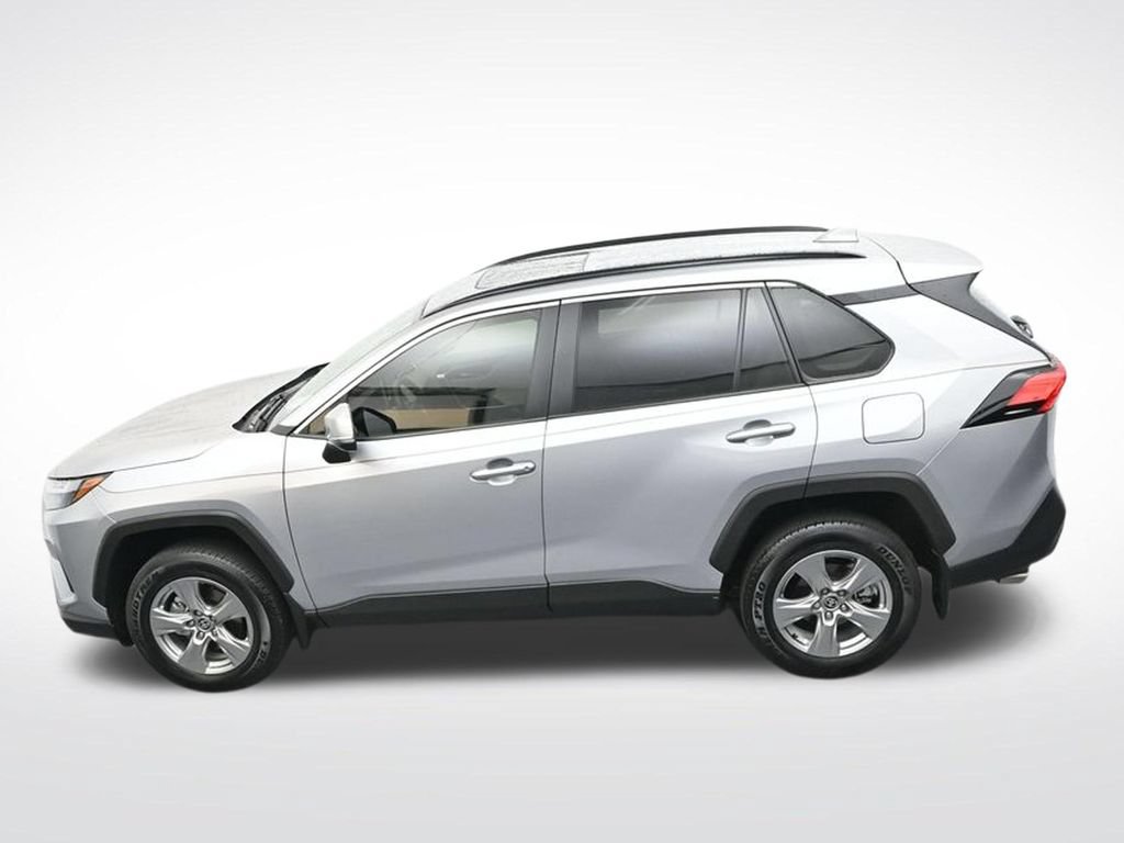 Used 2025 Toyota RAV4 XLE w/ Convenience Package FWD image 27