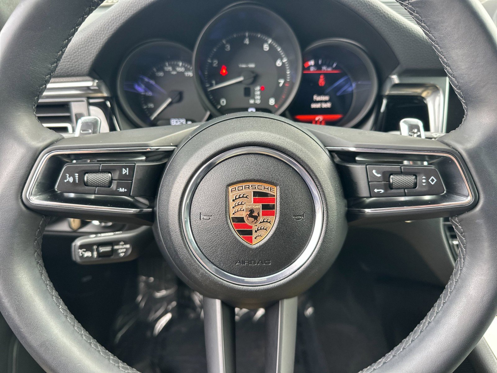 Certified 2025 Porsche Macan image 23