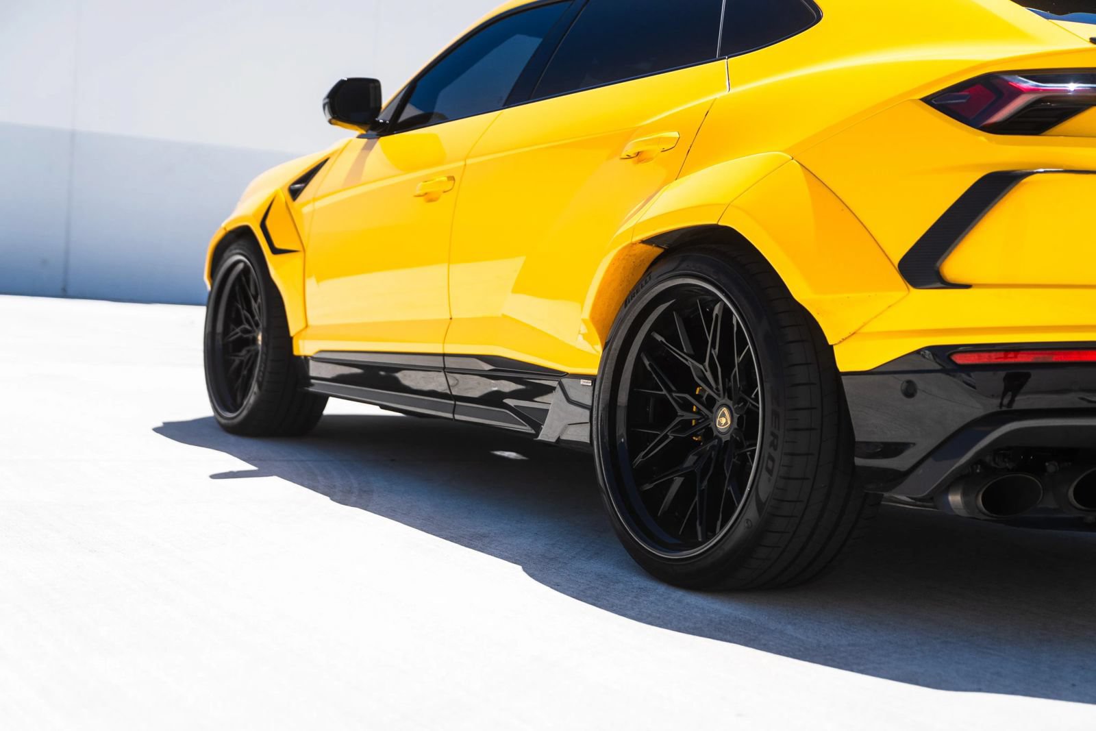 Used 2021 Lamborghini Urus AWD/4WD image 9