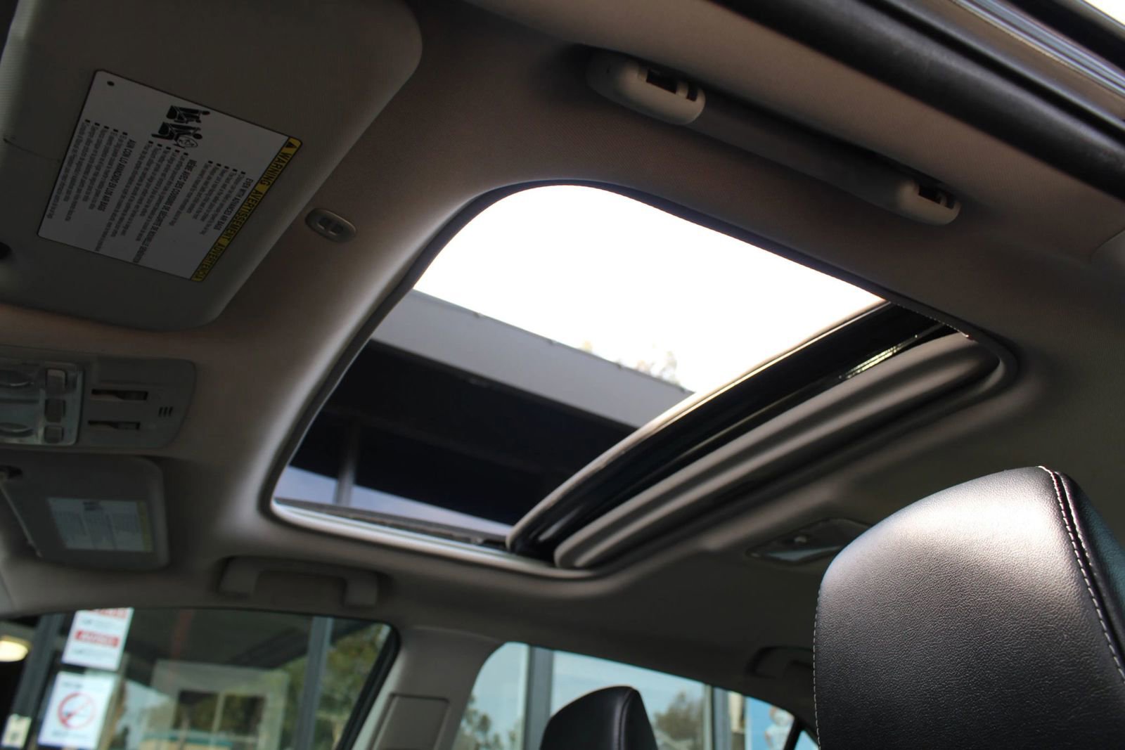 Used 2018 Toyota Corolla XLE w/ Carpet Mat Package (TMS) FWD image 30