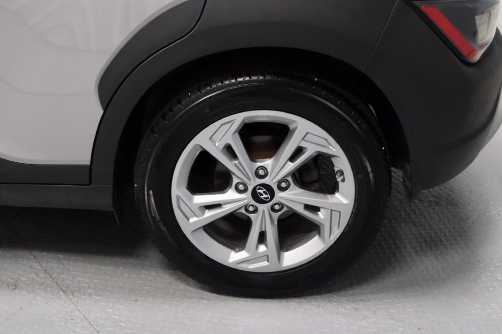 Used 2022 Hyundai Kona SEL FWD image 18