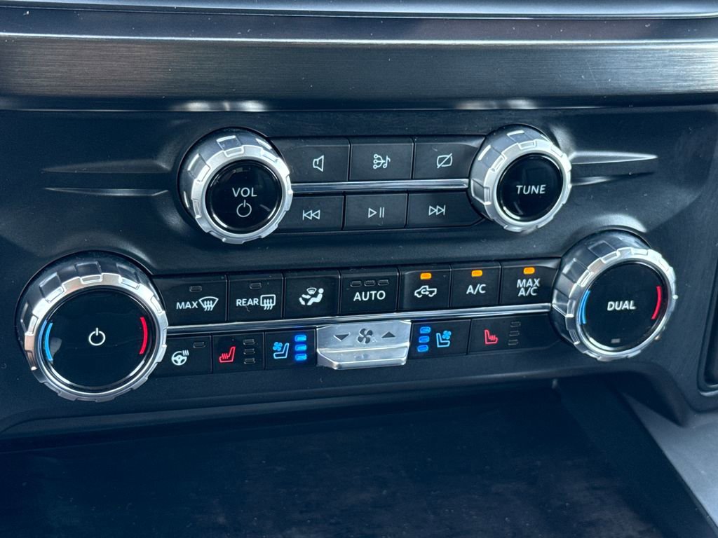 Used 2024 Ford F250 Lariat w/ Lariat Ultimate Package AWD/4WD image 23